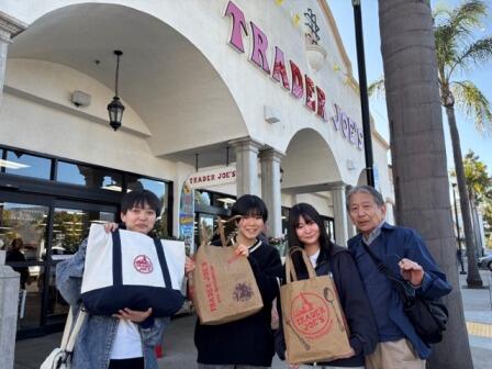 3. Trader Joe'sでショッピング！.jpeg