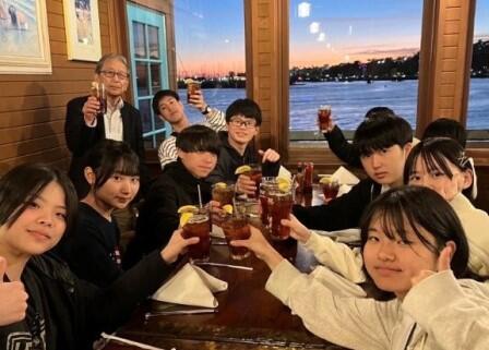 2025.02.21 (8) 副理事長と乾杯！ (C).jpg